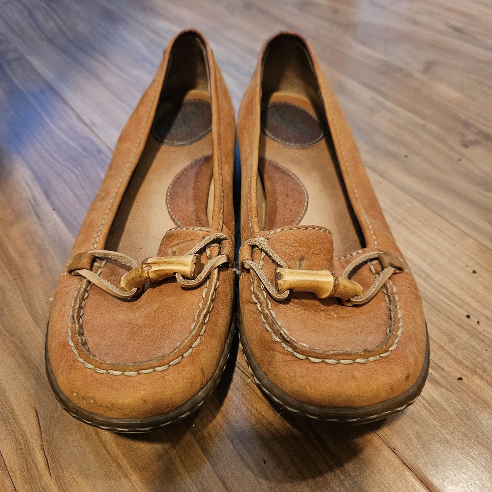 Born Tan Leather Loafers